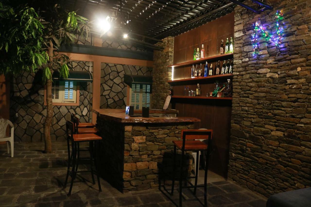 Hotel Nana Покхара Экстерьер фото