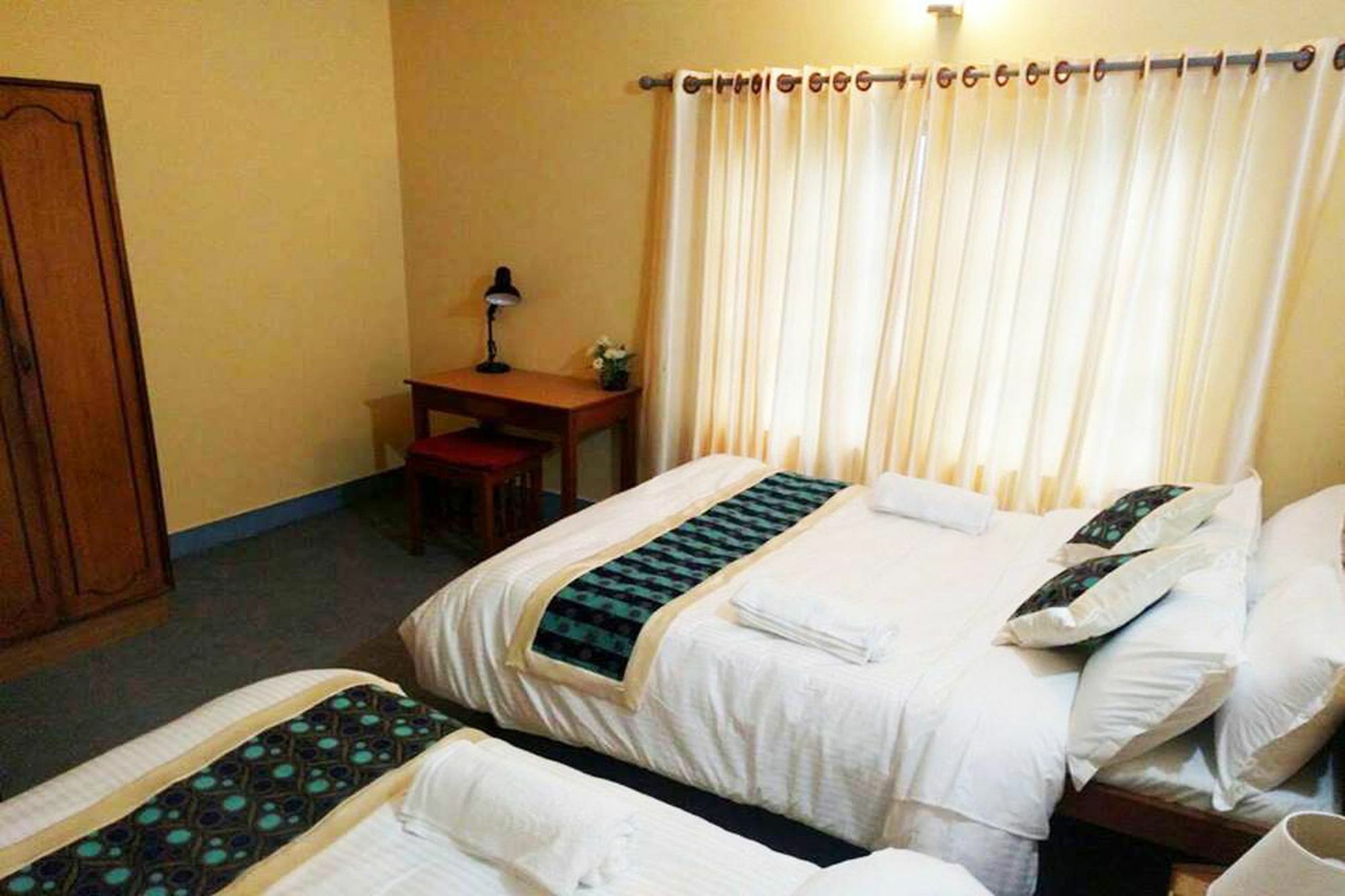 Hotel Nana Покхара Экстерьер фото